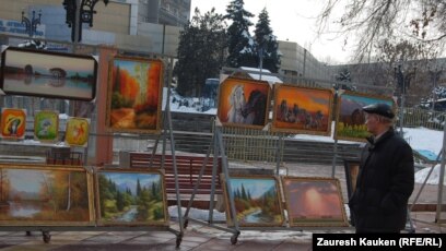 Толық әйелдер порно видеода кискаларын көрсетеді