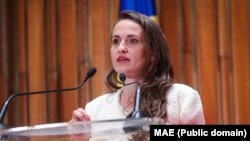 Ministrul de Externe al României, Oana Țoiu, spune că piloții avioanelor de luptă au confirmat că drona intrată sâmbătă în spațiul aerian românesc aparține Rusiei.