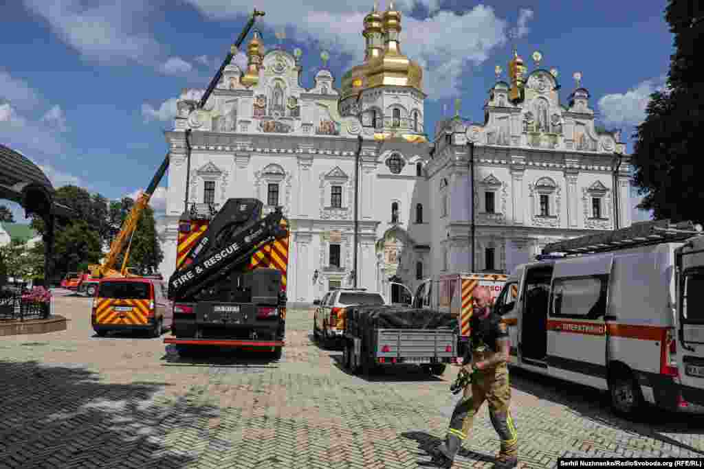 За даними Міністерства культури України, станом на початок червня російські військові пошкодили 1913 пам’яток культурної спадщини України та 2573 об’єкти культурної інфраструктури