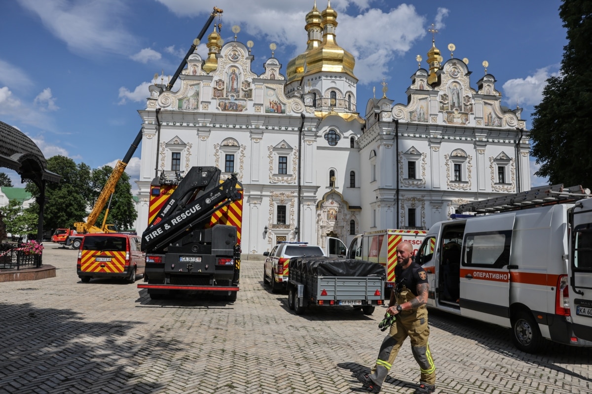 За даними Міністерства культури України, станом на початок червня російські військові пошкодили 1913 пам’яток культурної спадщини України та 2573 об’єкти культурної інфраструктури