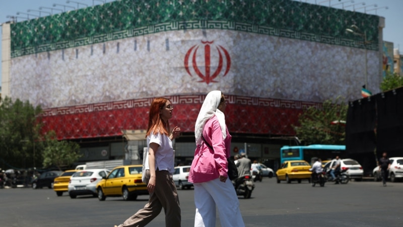 Qatari Officials Arrive In Tehran As Top Iranian Official Casts Doubt Over Deal With US