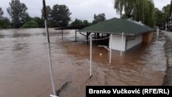 Вода знесла кілька мостів й пошкодила регіональні шляхи