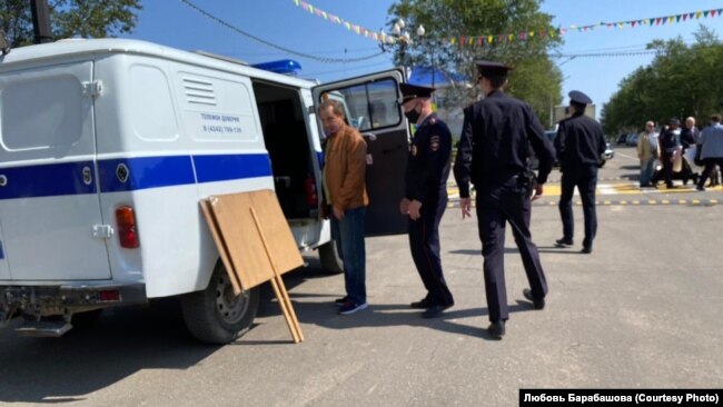 Митинг в Охе (Сахалин). Задержание активиста
