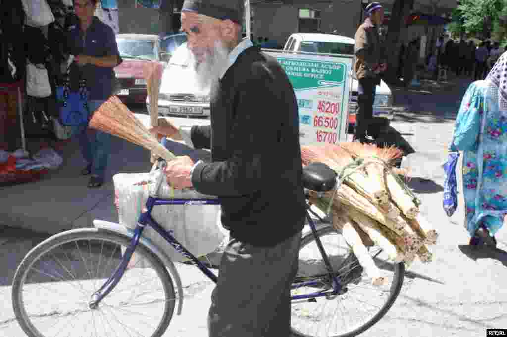 Дар орзуи арзонӣ #132