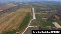 Aerodromi i braktisur në Malishevë.