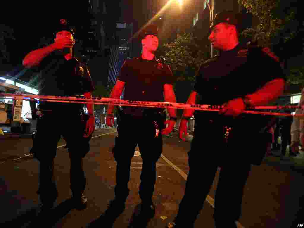 ЗША, Нью-Ёрк: паліцыя ачапіла месца на Тайм-сквэр, дзе стаяў аўтамабіль з бомбай.