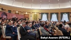 Форумдун катышуучулары.