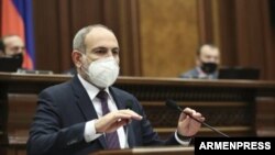 Armenia - Prime Minister Nikol Pashinian addresses the parliament, June 17, 2020 