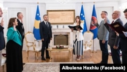 Betimi i nëntë anëtarëve të KQZ-së para u.d presidentes së Kosovës, Albulena Haxhiu, më 31 gusht 2026.