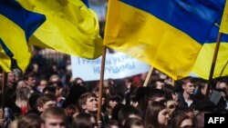 Проукраинский митинг в Луганске. 17 апреля 2014 года