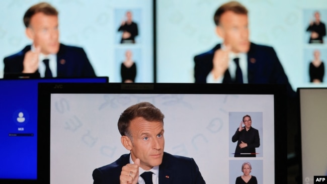 Президент Франції Еммануель Макрона під час інтерв’ю телеканалам France 2 та TF1 у Єлисейському палаці в Парижі 24 вересня 2026 року.