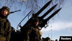 Польські військові на відкритті спільних польсько-американських військових навчань, Жагань, Польща, 30 січня 2017 року