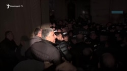 Օպերային թատրոնի փոխտնօրենը Մայր աթոռի մուտքի մոտ «շիրիմի վրա էր բարձրացել». Տեր Վրթանեսի պնդումն ու թատրոնի լռությունը