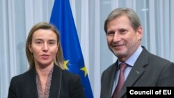 Frederica Mogherini i Johannes Hahn