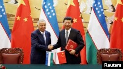 Өзбекстандын президенти Ислам Каримов 19-августта Кытай Эл Республикасынын төрагасы Си Цзинпин менен жолукту.
