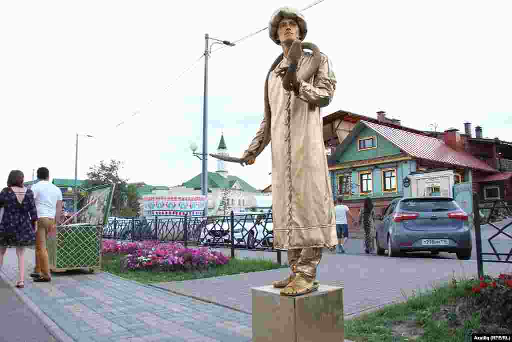 Елан тоткан татар егете