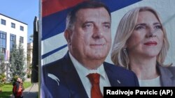 Millorad Dodik, anëtari serb i presidencës trepalëshe të Bosnjës dhe Zhelka Cvijanoviq, presidente e entitetit Republika Sërpska. Fotografi e 3 tetorit 2018.