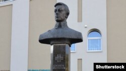 Пам'ятник Симону Петлюрі в Рівному, ілюстративне фото