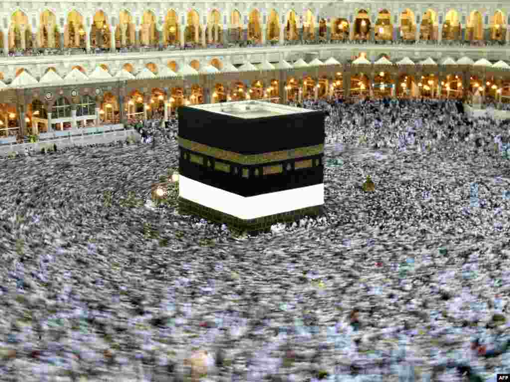 Pilgrims perform what's known as "tawaf al qudum," circling the Kaaba -- the holiest site in Islam.