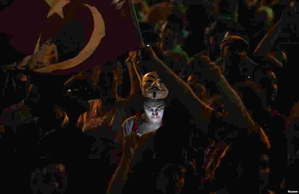 Trg Taksim, Istanbul, 8. juni 2013. Foto: REUTERS / Stoyan Nenov 