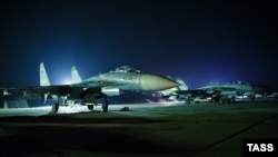 Самолет Су-27, архивное фото 