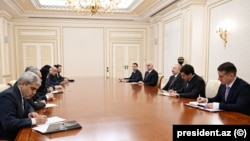 İlham Əliyev Fərzanə Sadiqi qəbul edir.