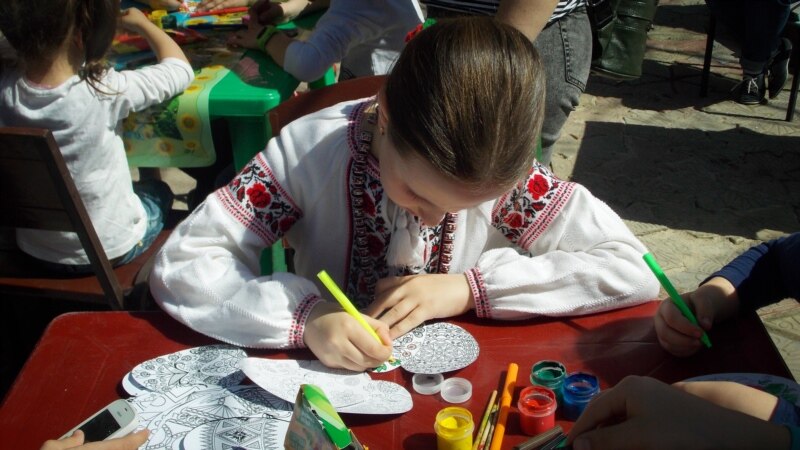В Севастополе на Пасху разрисовывали писанки и делали открытки (+ фото)