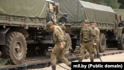 Բելառուս - Ռուսաստանցի զինծառայողները «Զապադ 2025» զորավարժություններին մասնակցելու նպատակով ժամանում են Բորիսով, հունիս, 2025թ.