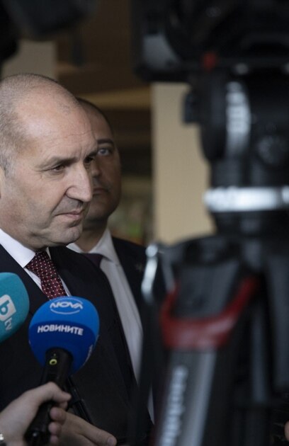 Президентът Румен Радев обвини правителството в замисляне на грабеж става