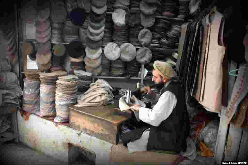 The storytellers bazaar is known for woolen hats called pakol, shawls and waistcoats.