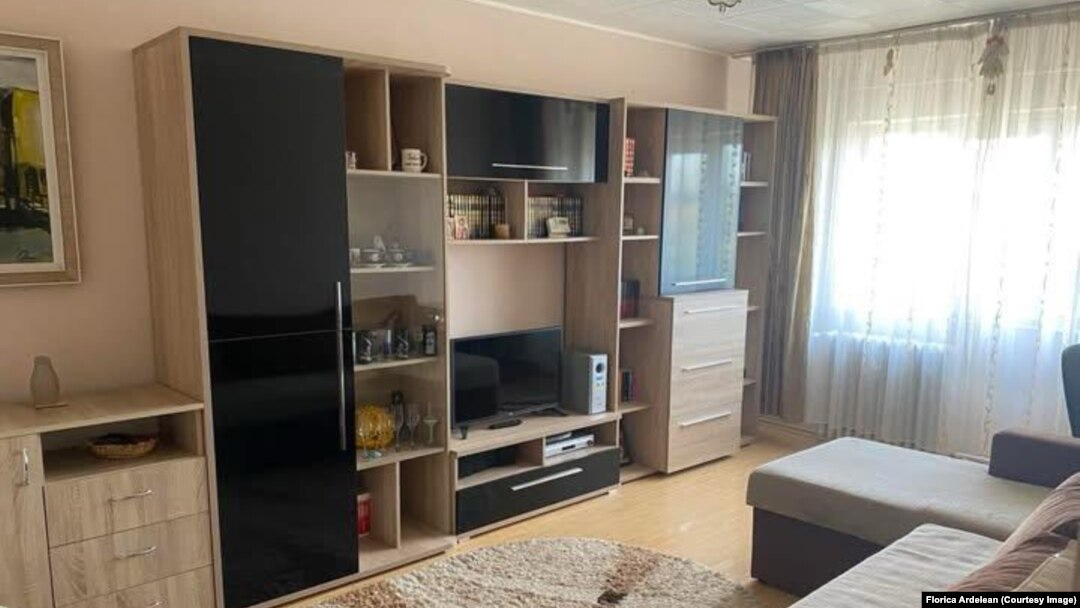 Apartamentul familiei Ardelean din Galați este nelocuit de șapte ani. În prezent este scos la vânzare.