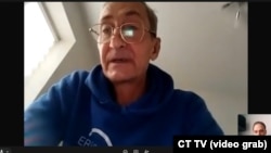 Сергій, який теж зміг евакуюватися із Олешок, згадує, що взаємини з російськими військовими у багатьох жителів міста були напруженими