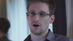 США настаивают на экстрадиции Сноудена, накануне президент Путин сообщил, что он по-прежнему в Шереметьево