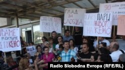 Новинарите протестираа против продолжувањето на притворот на Томислав Кежаровски.
