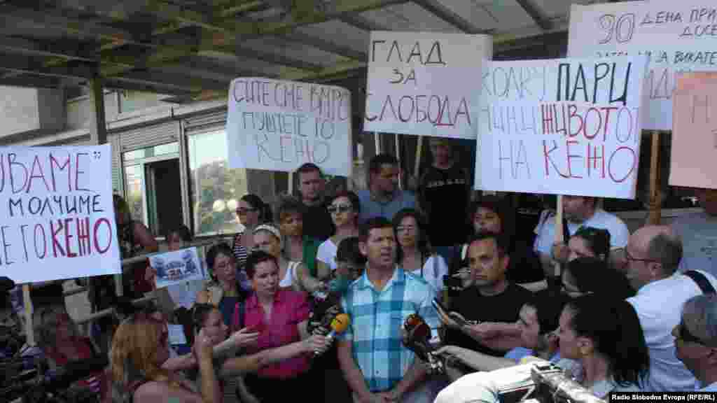 Makedonija - Protesti zboh hapšenja novinara Kezharovskog, Skopje, 25. juli 2013. 