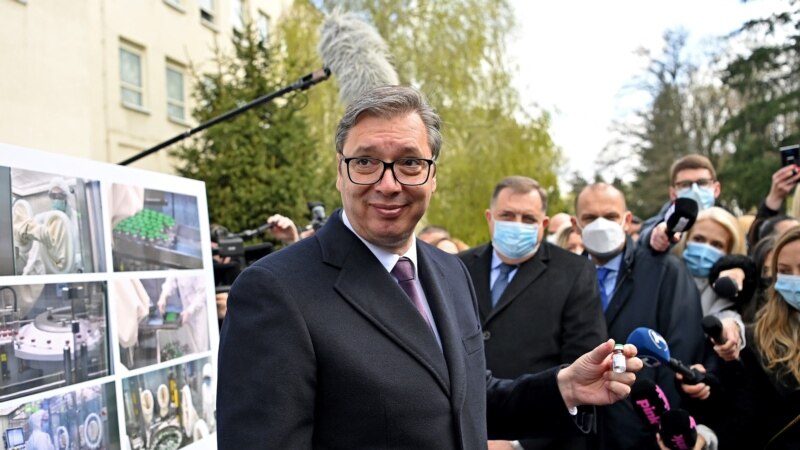 Vučić: 18 miliona evra za punjenje i pakovanje vakcina