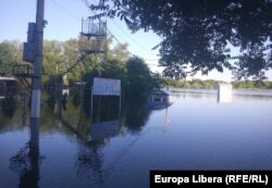 Plaja râului Nistru la Tiraspol, inundațiile din iunie 2020