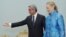 Armenia - President Serzh Sarkisian meets with U.S. Secretary of State Hillary Clinton in Yerevan, 4Jun2012.