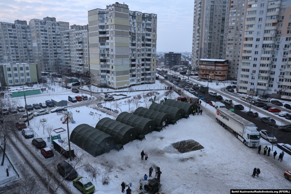 Autoritetet thonë se mijëra njerëz kanë mbetur pa rrymë e ngrohje, si pasojë e sulmeve.