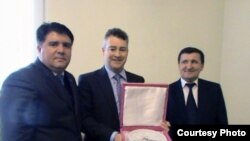 Мулоқоти масъулони Кумитаи миллии олимпии Тоҷикистон ва сафири Бритониёи Кабир дар Тоҷикистон Орд Смит.