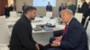 Președintele ucrainean, Volodimir Zelenski, și președintele SUA, Donald Trump, discută la summitul G7 de la Evian-les-Bains, Franța, pe 16 iunie.