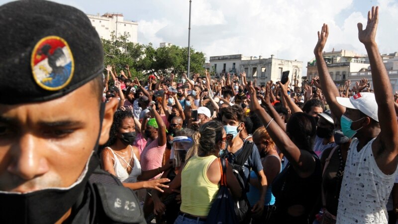 Kubanët çohen si rrallëherë kundër pushtetit komunist