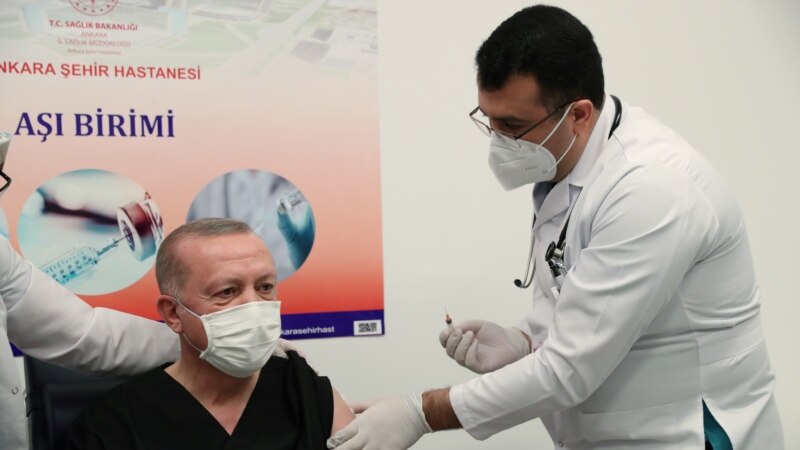 Turqia fillon imunizimin masiv me vaksinën kineze