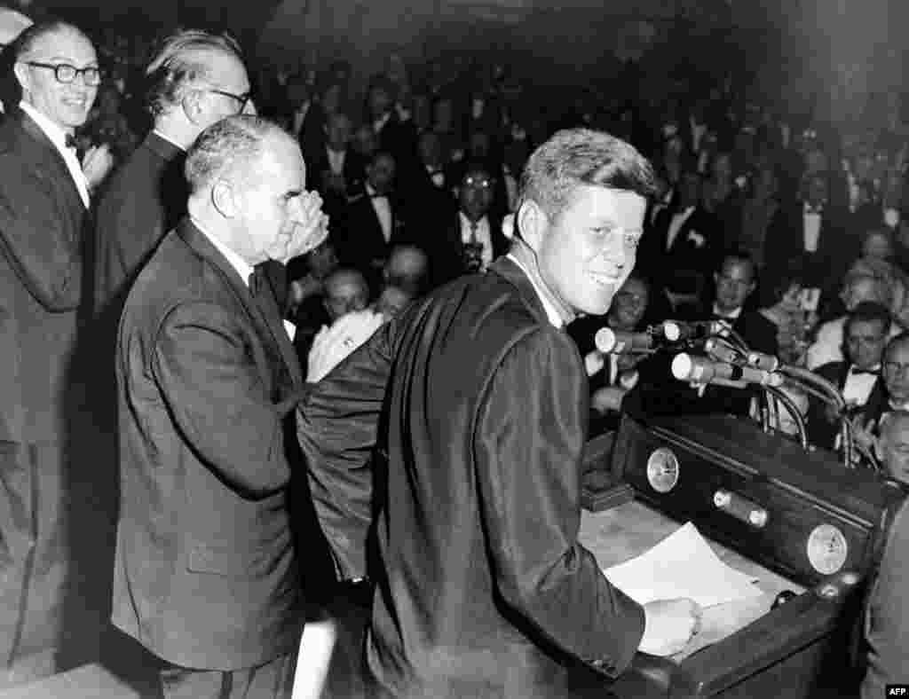 Kandidati demokrat pë president amerikan, John F. Kennedy, gjatë fushatës presidenciale në New York më 14 Maj 1960.&nbsp;