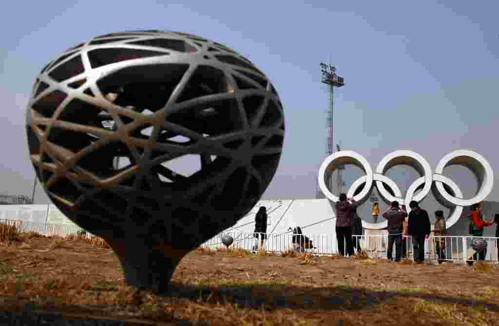 Окрестности Пекина. Здесь четыре года назад соревновались олимпийцы-байдарочники. 