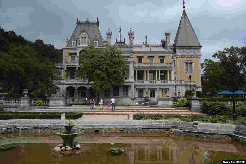 Ialta, Crimeea 2016. Palatul Massandra, construit la finele sec.19 și folosit de Stalin pe post de casă de vacanță