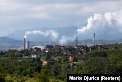 Dimnjaci topionice bakra u Boru; Foto Reuters/Marko Đurica