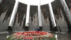 Armenia -- Prime Minister Nikol Pashinian and his wife Anna Hakobian lay flowers at the Armenian Genocide Memorial Complex in Yerevan, April 24, 2020.