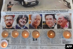 În amintirea ziariștilor și caricaturiștilor uciși ai „Charlie Hebdo”
