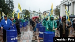 Активісти ГО «Авто Євро Сила» на акції протесту під Верховною Радою, Київ, 6 вересня 2017 року